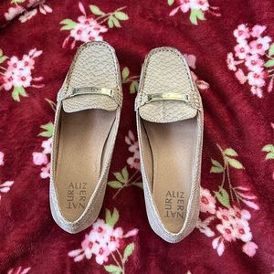 Naturalizer Tan Shows 7 W